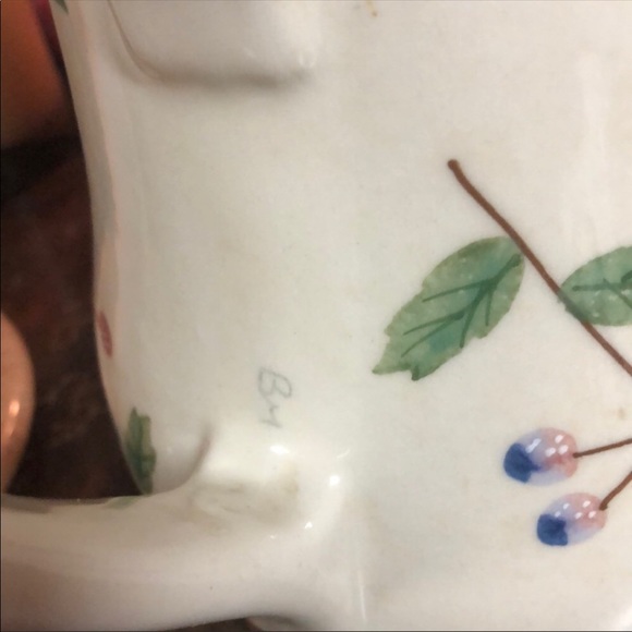 longaberger “ Fruit. Medley” Large pitcher - Picture 7 of 8